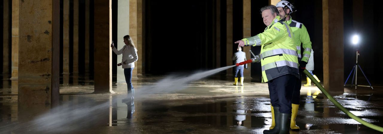 Bürgermeister Michael Ludwig im Trinkwasserbehälter Neusiedl am Steinfeld