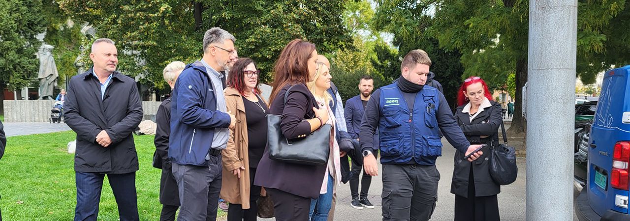 Die Wiener Delegation beim Lokalaugenschein