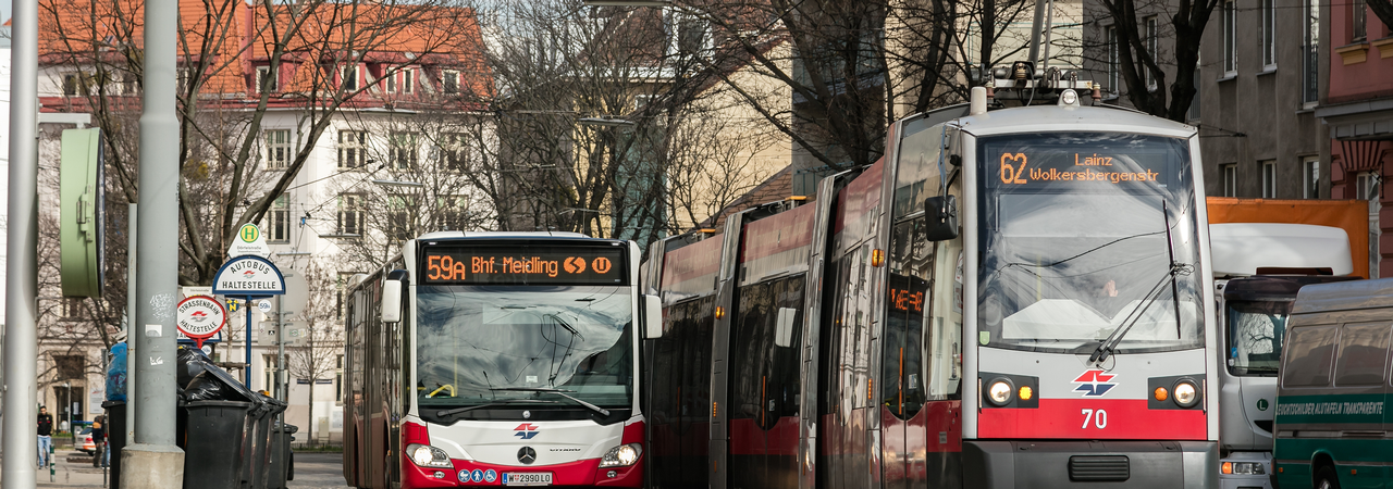 Tramvajová linka 62 a autobusová linka 59A