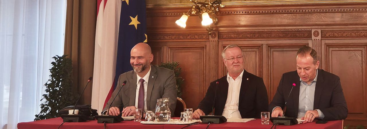 Der Zagreber Gemeinderatspräsident Joško Klisović, der Vorsitzende des Wiener Gemeinderats Thomas Reindl und Gemeinderat Stephan Auer-Stüger